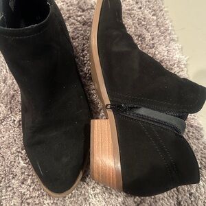 Time and Tru Black Ankle Boots with Tan Heel